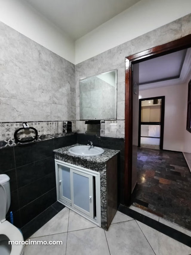 Appartement de 85m² a la location vide — 3