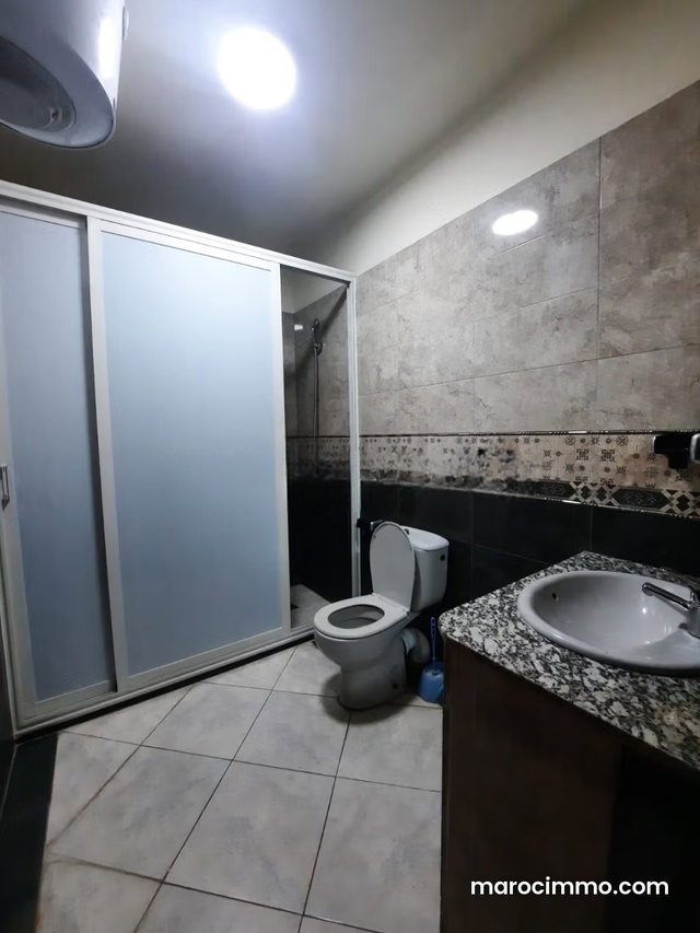 Appartement de 85m² a la location vide — 4