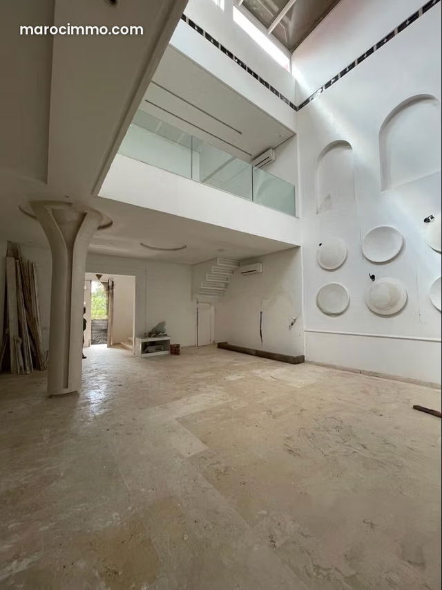 Élégante villa avec piscine et suites à Chrifia – Cadre calme et sécurisé — Marrakech