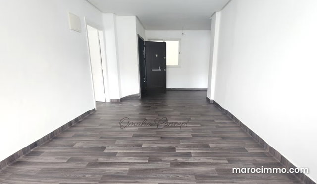 Bureau sur Boulevard 114m2 4 pièces 1er étg Maarif — 2