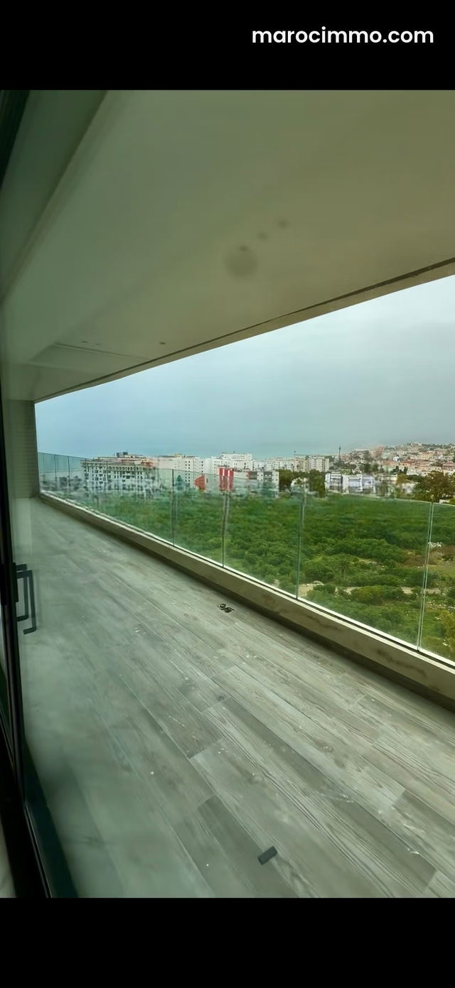 Bel appartement non meublé en location avec vue sur mer — Tanger