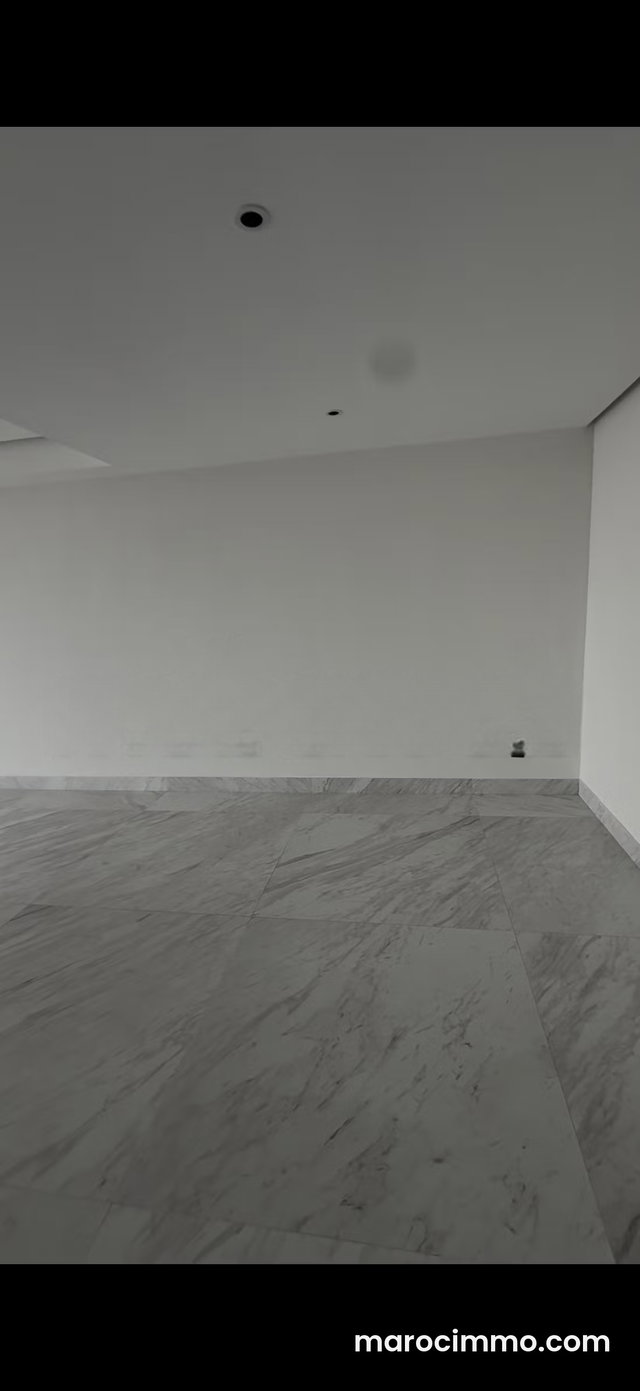 Bel appartement non meublé en location avec vue sur mer — 3