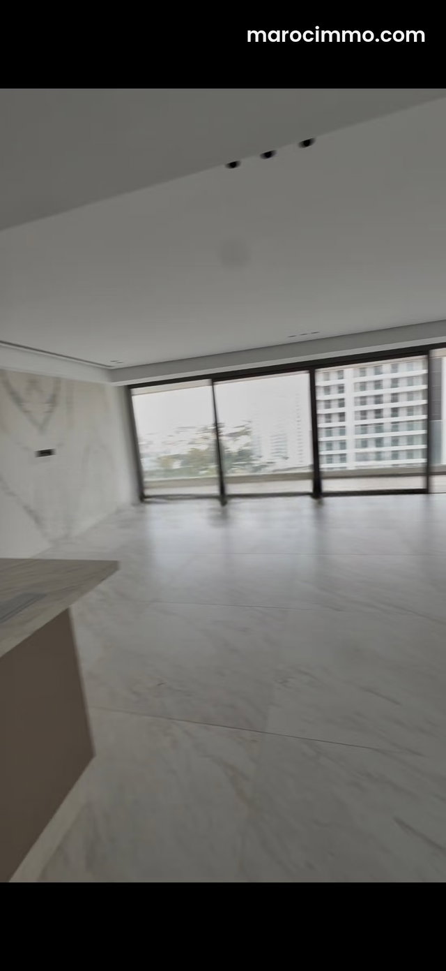 Bel appartement non meublé en location avec vue sur mer — 4