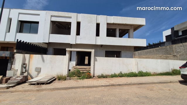 A vendre Villa 420m2 semi finie Bouskoura — Bouskoura