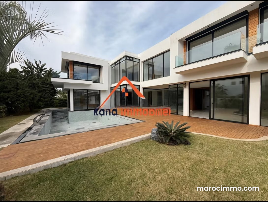 Villa neuve 1600 m² avec piscine et jardin arboré à Souissi, Rabat — Rabat