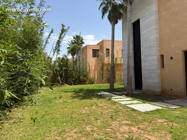 Beautiful villa for sale on Route de l'Ourika. 4 comfortable bedrooms. Pool and air conditioning — 2