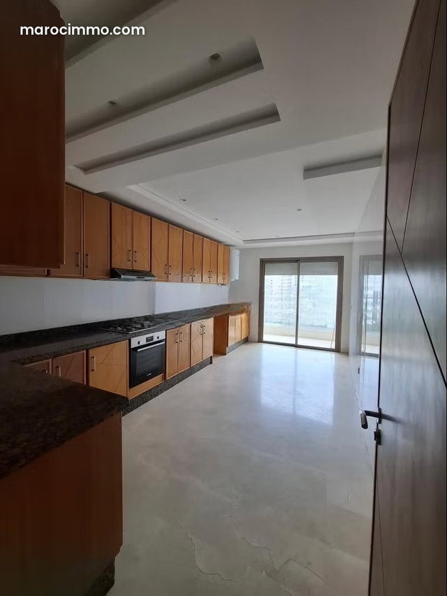 3-Bedroom Apartment for Rent in Iberia — 4