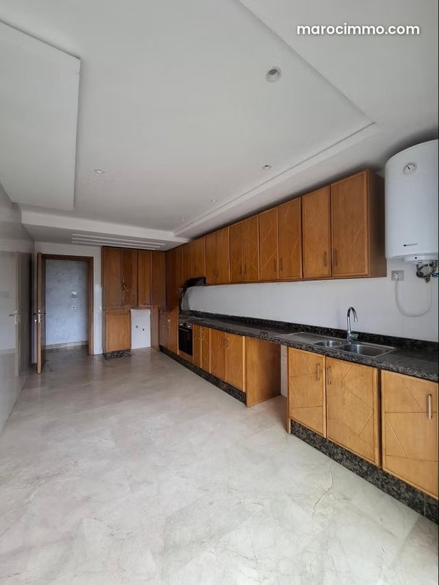 3-Bedroom Apartment for Rent in Iberia — 5