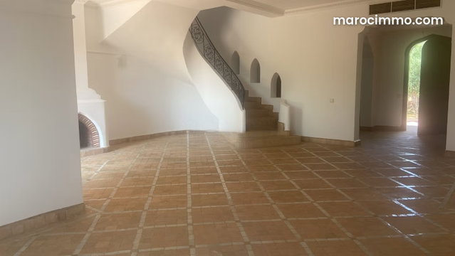 Maison de luxe à louer à Route Casablanca. 3 pièces. Cheminée et climatisation — 2