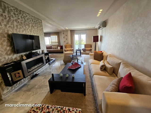 Apartment for Sale in Mers Sultan. 5 Large Rooms. Air Conditioned and Fireplace — 5