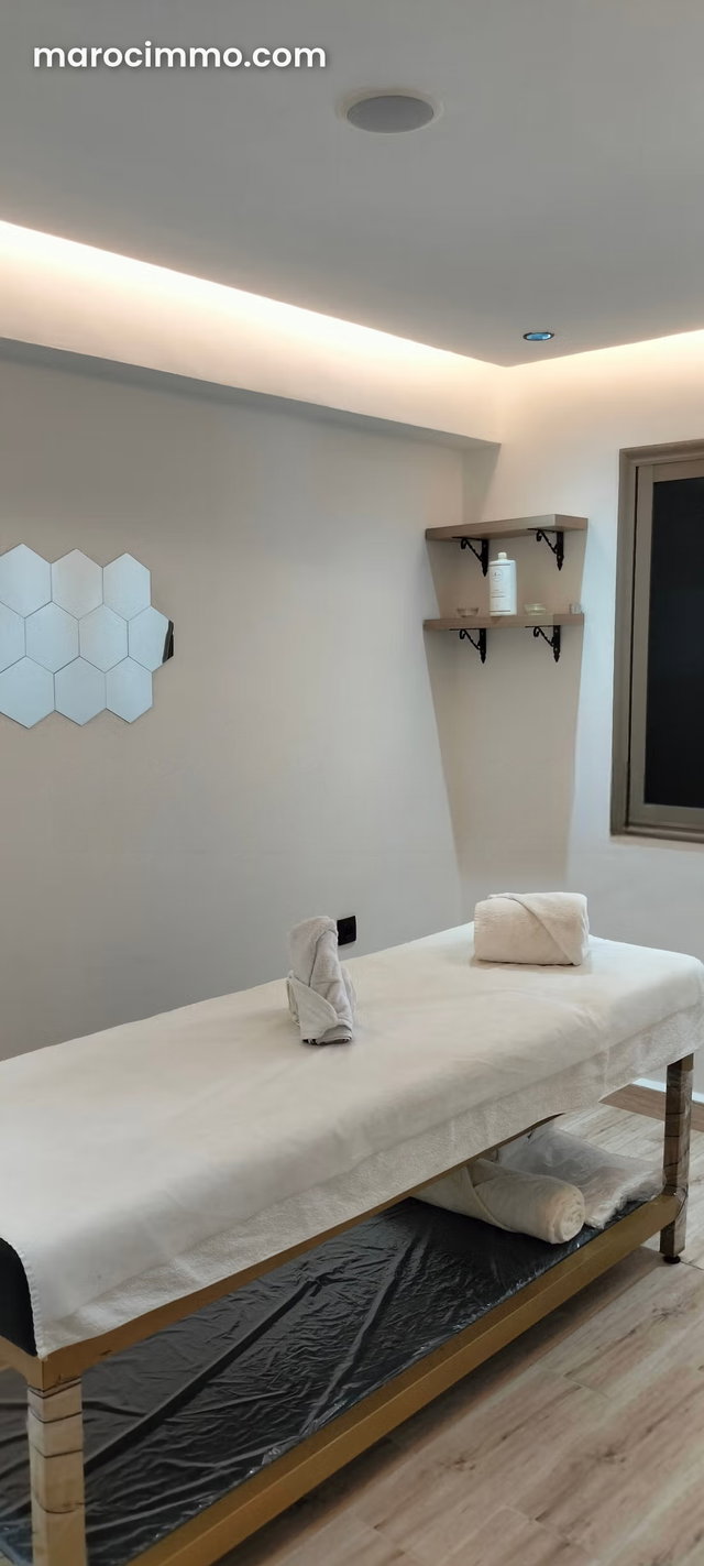 Bureaux en location à Les Portes de Marrakech. Surface de 100 m². Porte blindée et système de double vitrage — 5