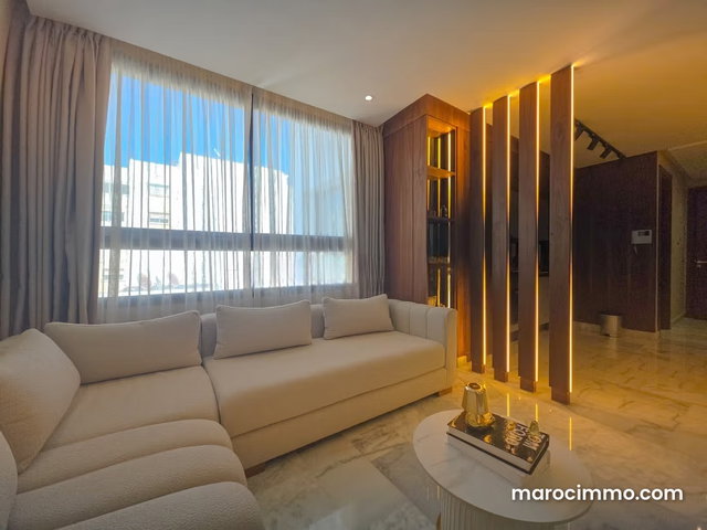 Racine Joli studio meublé moderne — 5