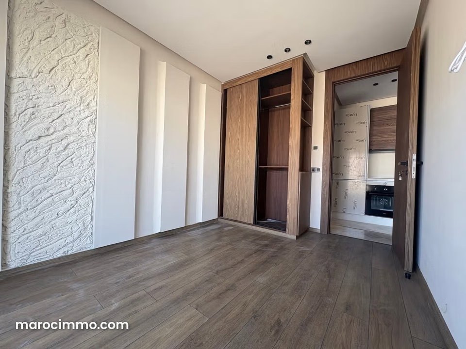 Location d’un studio neuf à 5 mn de l’hôpital cheikh khalifa