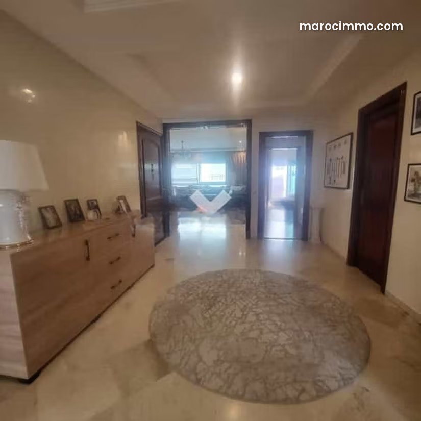 Furnished 148 sqm Apartment, 3 Bedrooms with Garage, Racine, Casablanca — Casablanca
