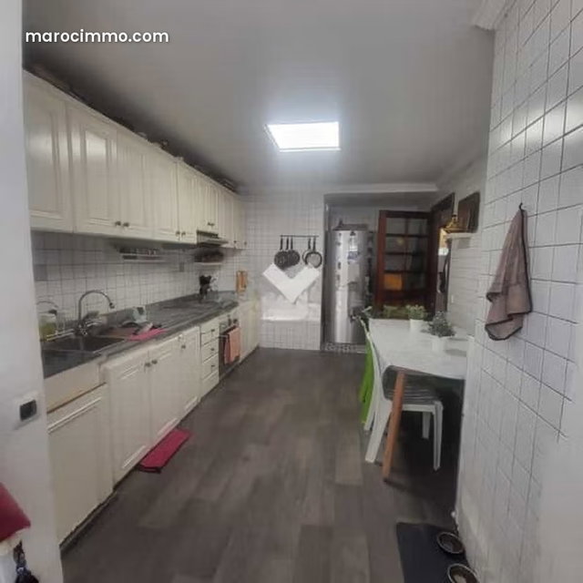 Appartement à Louer de 148.0 m² à Casablanca, Racine — 2