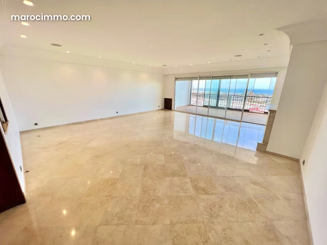 220 sqm sea-view apartment with terrace and garden in Aïn Diab — Casablanca