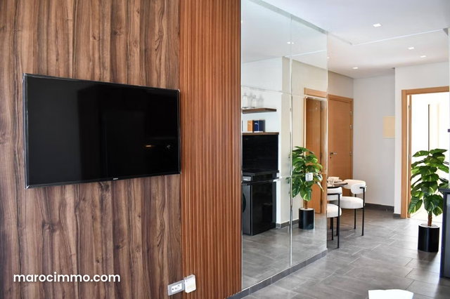 Studio meublé 44m² Hôpitaux TRAM — 2