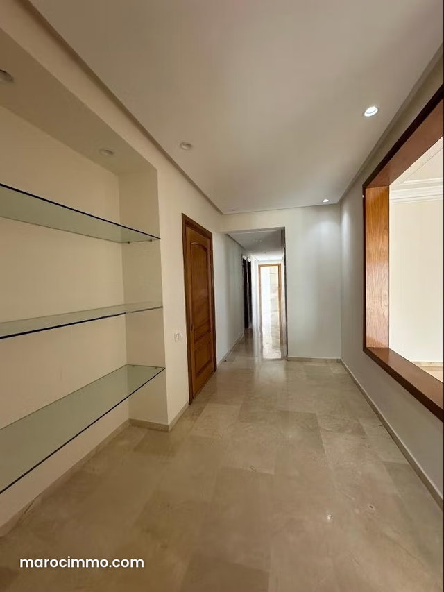 Superbe appartement au cœur du quartier Racine — 3