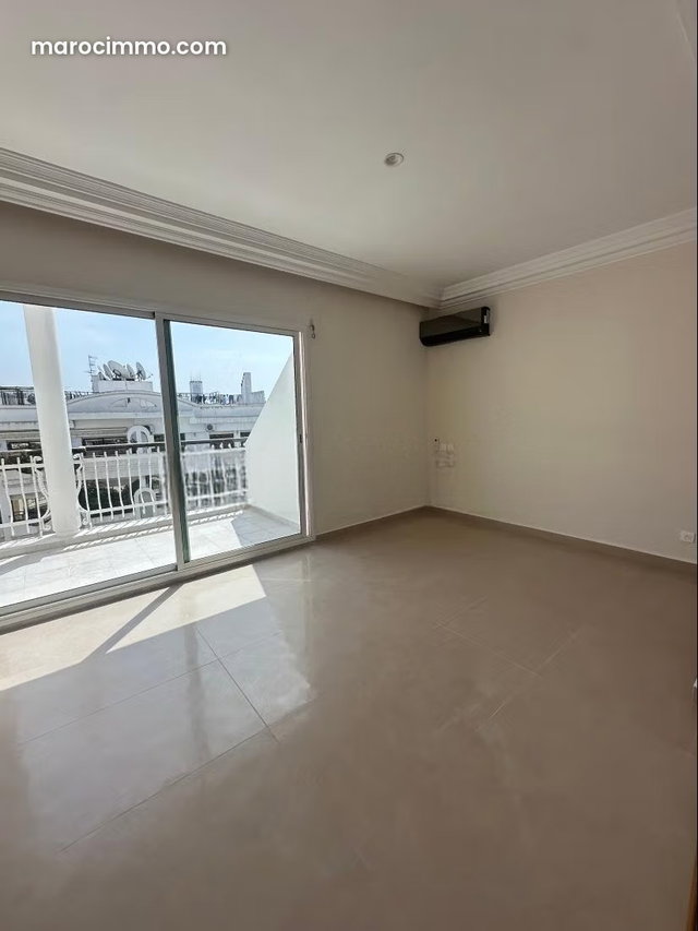 Superbe appartement au cœur du quartier Racine — 4