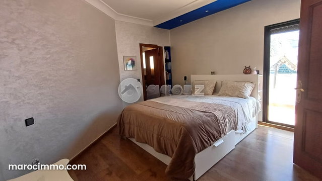 Duplex à vendre 261 m², 3 chambres Les Hôpitaux Casablanca — 2