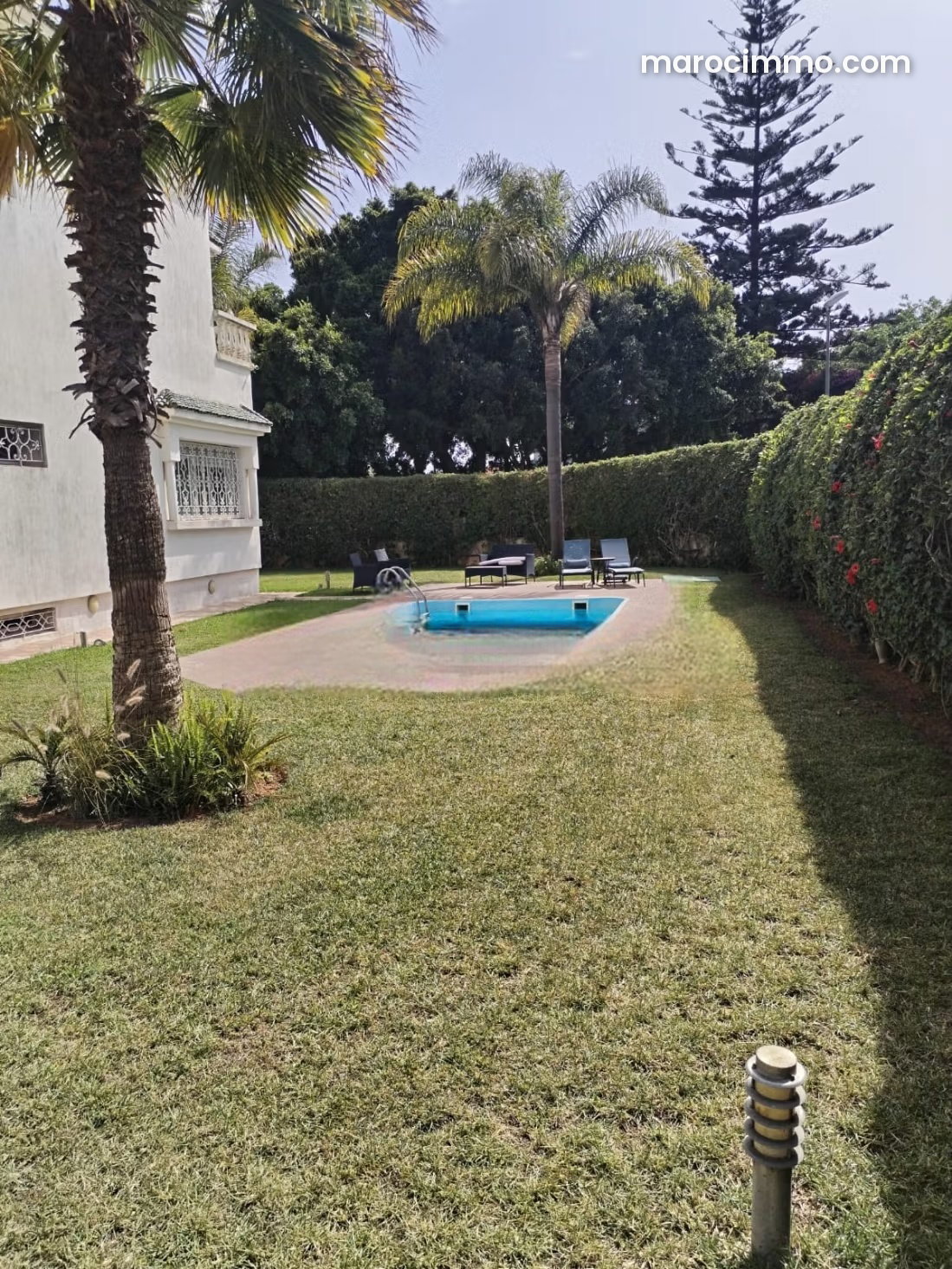 1,200 sqm Villa with Pool and Garden for Rent, Riyad, Rabat — Rabat