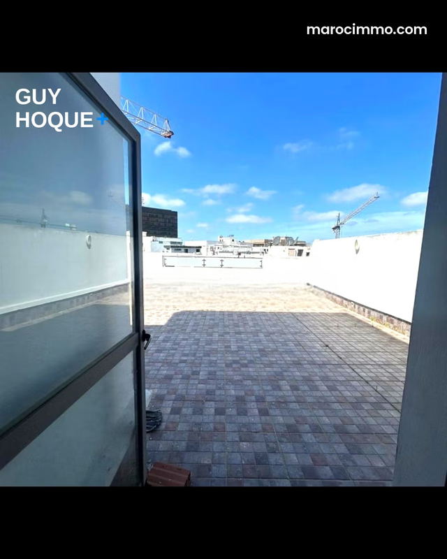 Dernier étage Ferme Bretonne avec 88M2 de terrasse — Casablanca