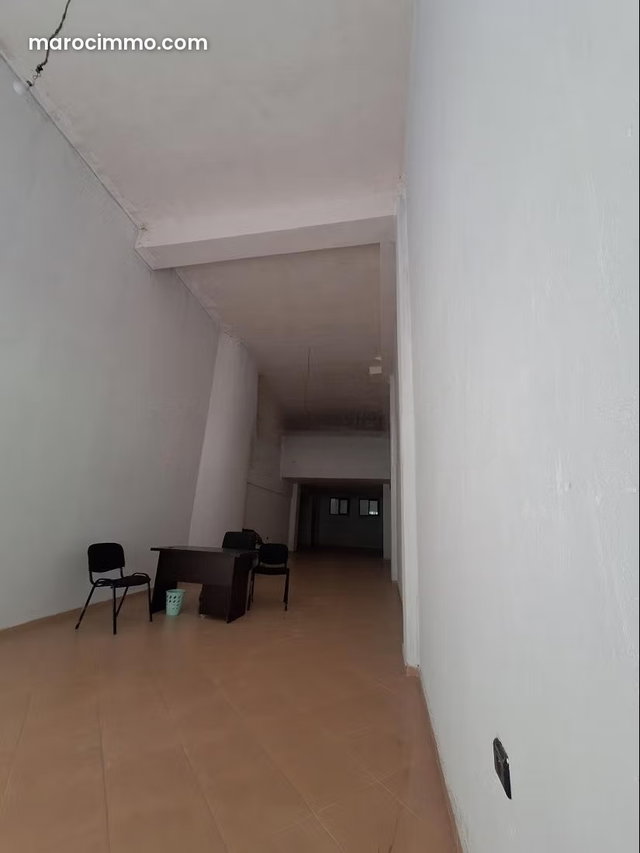 Local commercial à louer à Maârif. Surface totale 160 m² — 5