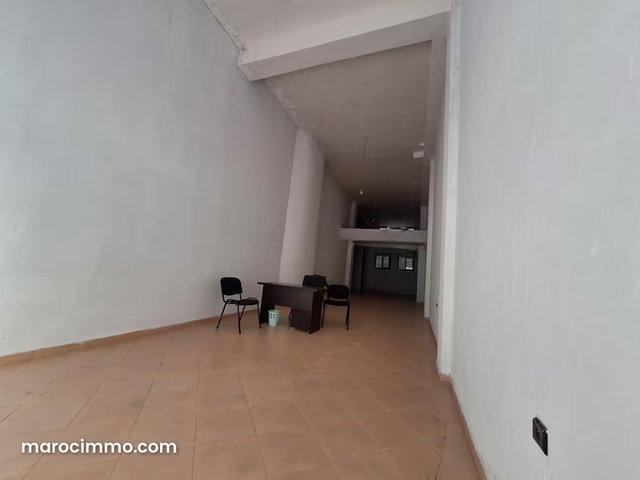 Local commercial à louer à Maârif. Surface totale 160 m² — 3