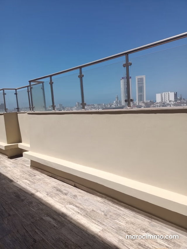 Superbe appartement à louer à Maârif. 2 chambres agréables. Ascenseur et places de parking — 4