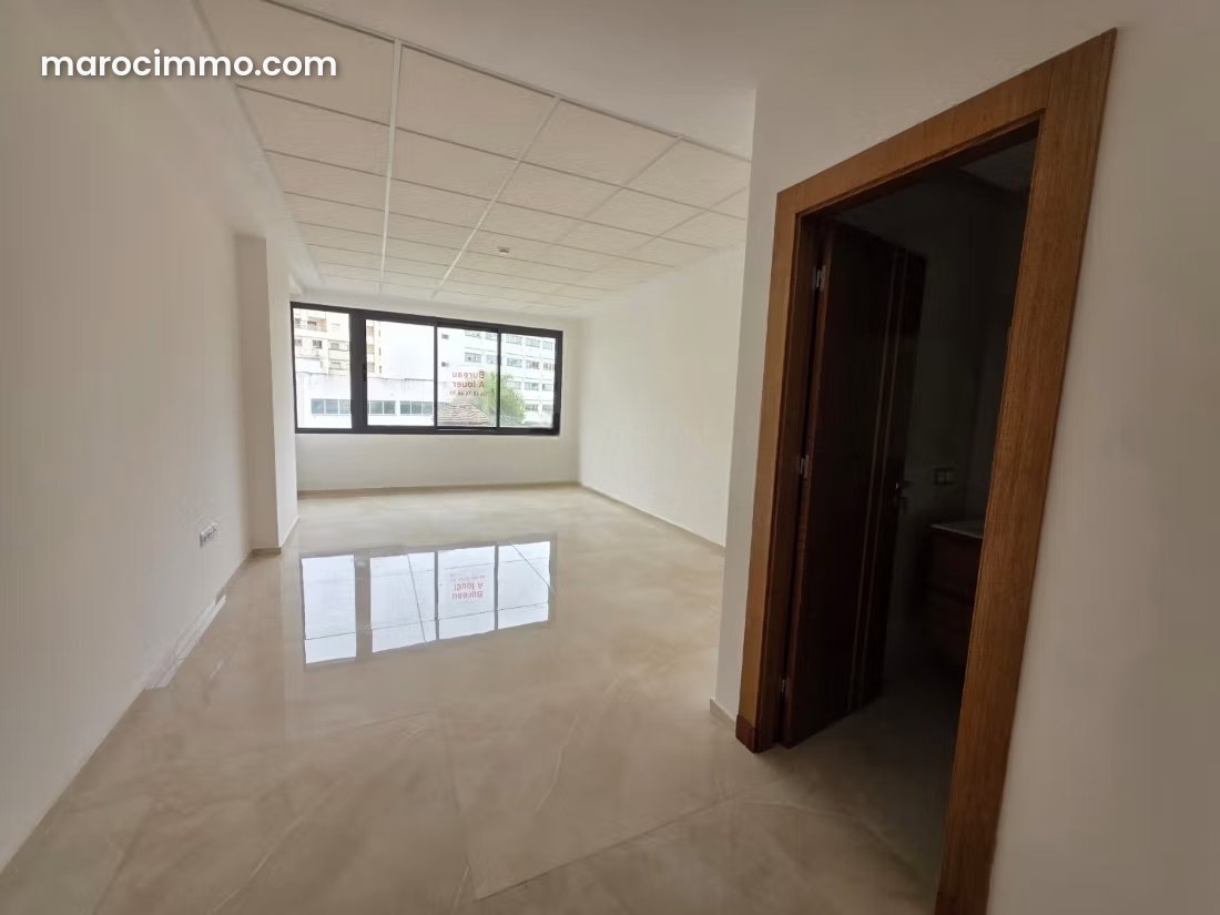 Bureau lumineux à Nejma
