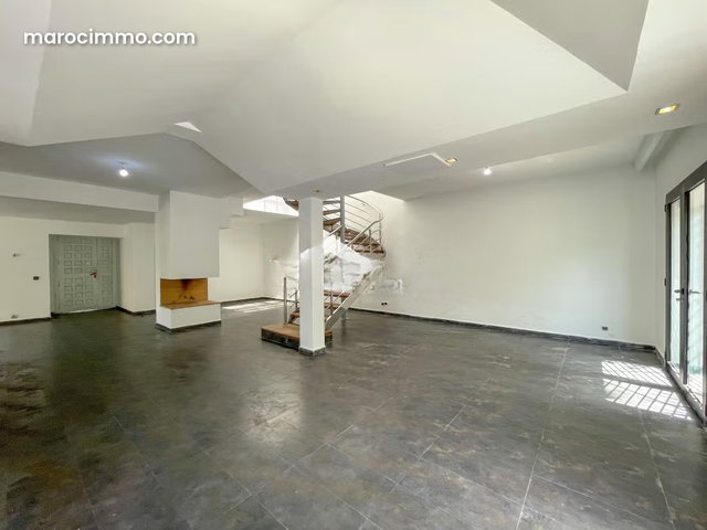 Luxury Villa for Rent in Ain Diab. 450 m² Surface Area. Double Glazed Windows and Steel Door — 4