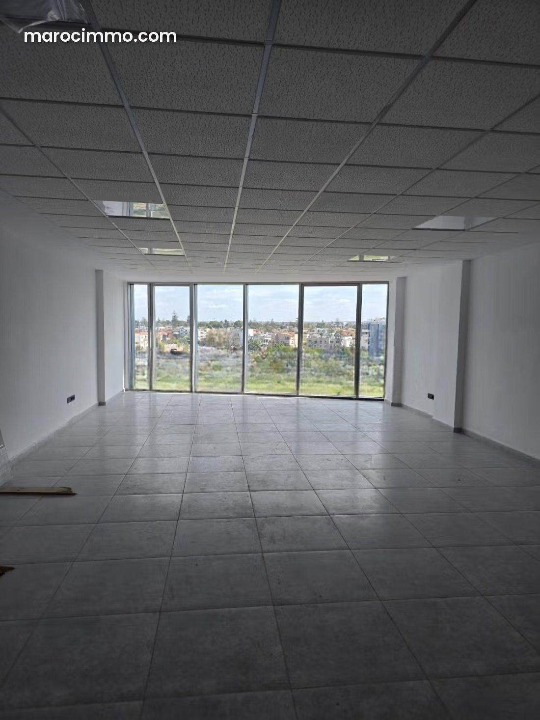 75 m² Office for Rent in Oasis, Casablanca, with High-Quality Finishes and Security — Casablanca