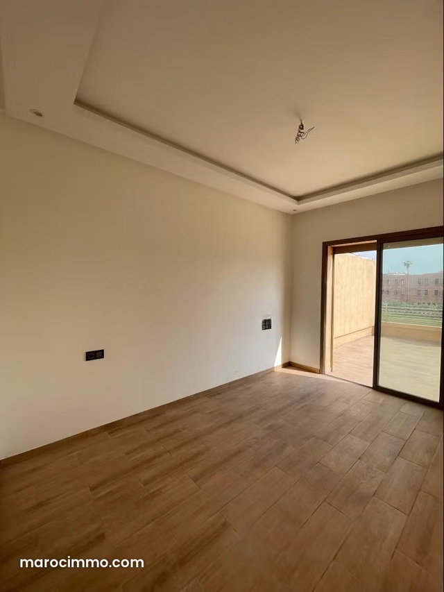 Bright apartment with terrace – Prime location Victor Hugo — 4