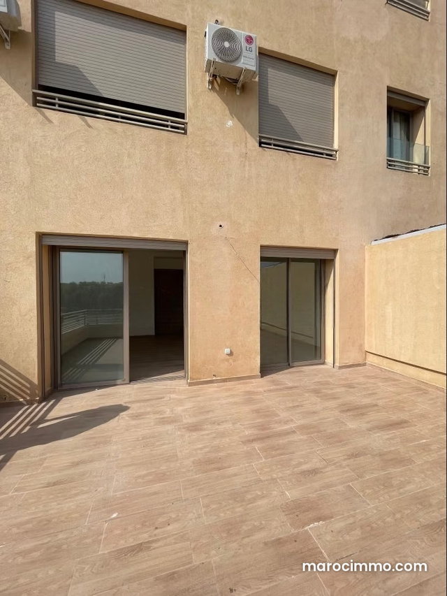 Bright apartment with terrace – Prime location Victor Hugo — 3