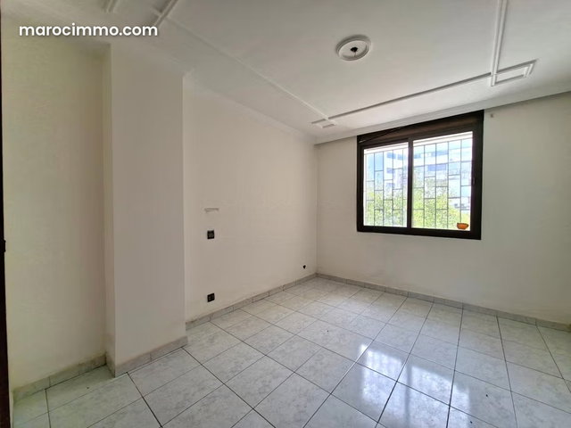 Appartement traversant 4e étage à vendre — 3