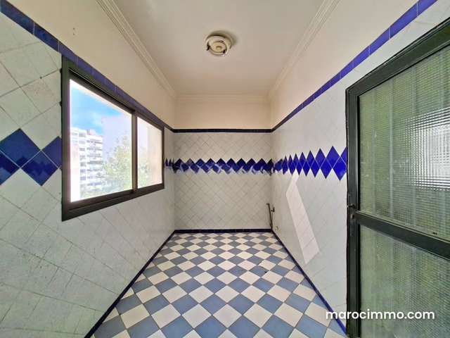 Appartement traversant 4e étage à vendre — 5