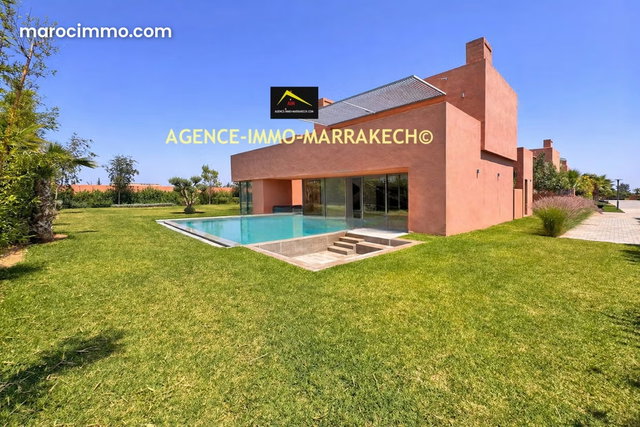Villa de 3 niveaux en résidence, 4 suites, avec VNA — 4