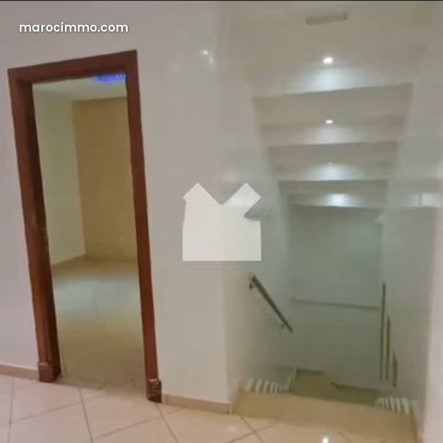 Appartement à Vendre de 235.0 m² à Casablanca, Lissasfa — 4