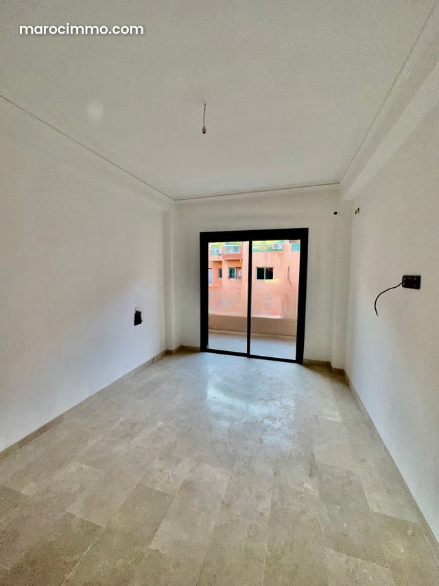Beautiful Empty Apartment for Rent in Sémalia. 100 m² — 4