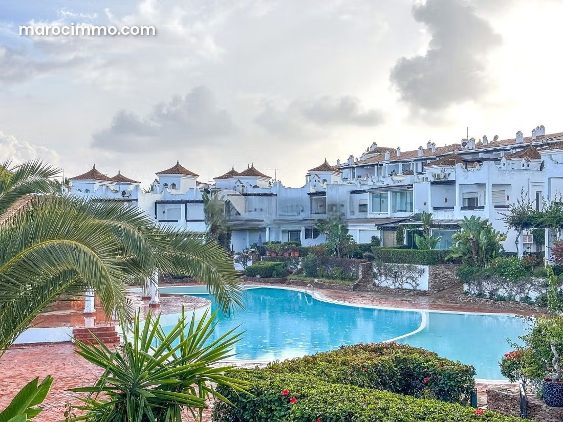 Villa 220 m² avec piscine et jardin à Dar Bouazza — Dar Bouazza