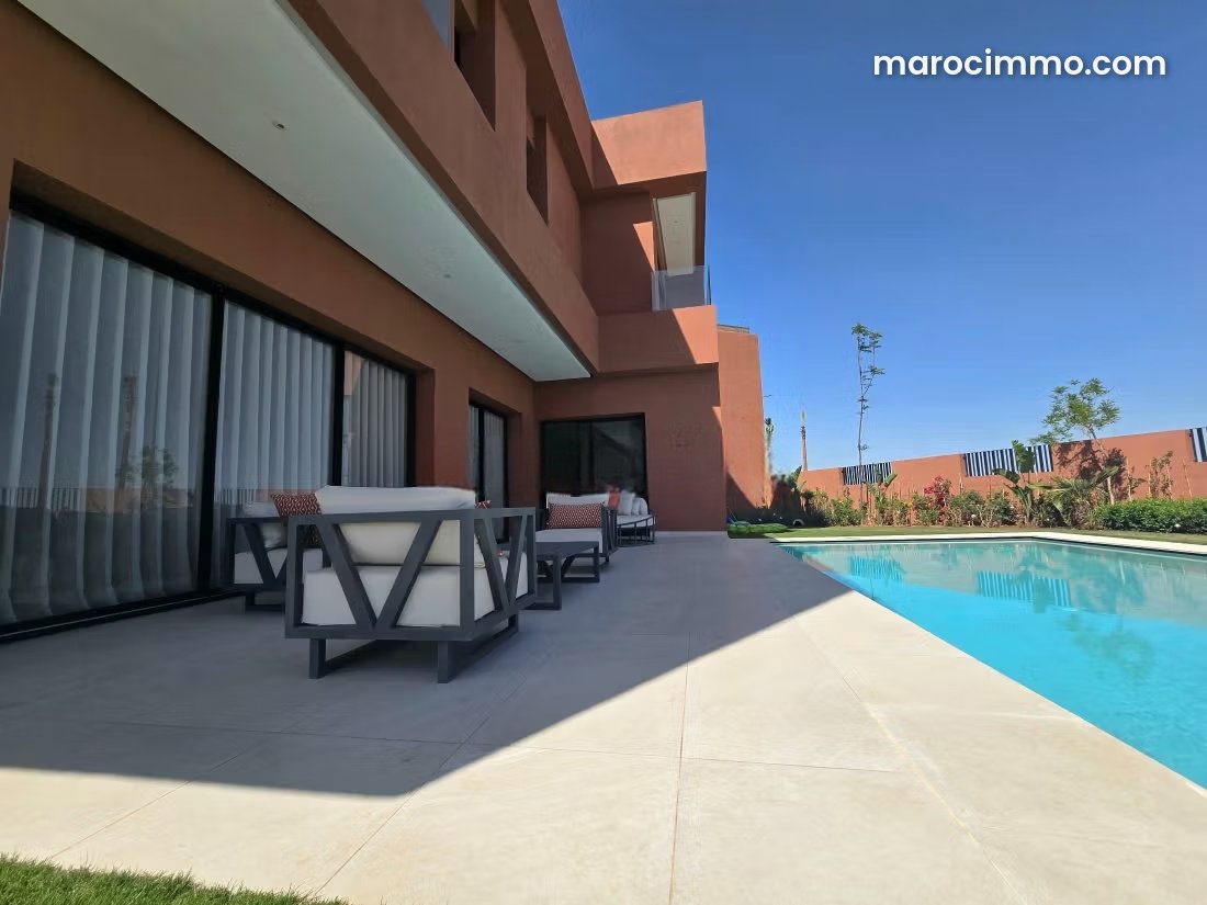 400 m² Villa with Pool and Mountain Views, Tahanaoute Road — Marrakesh