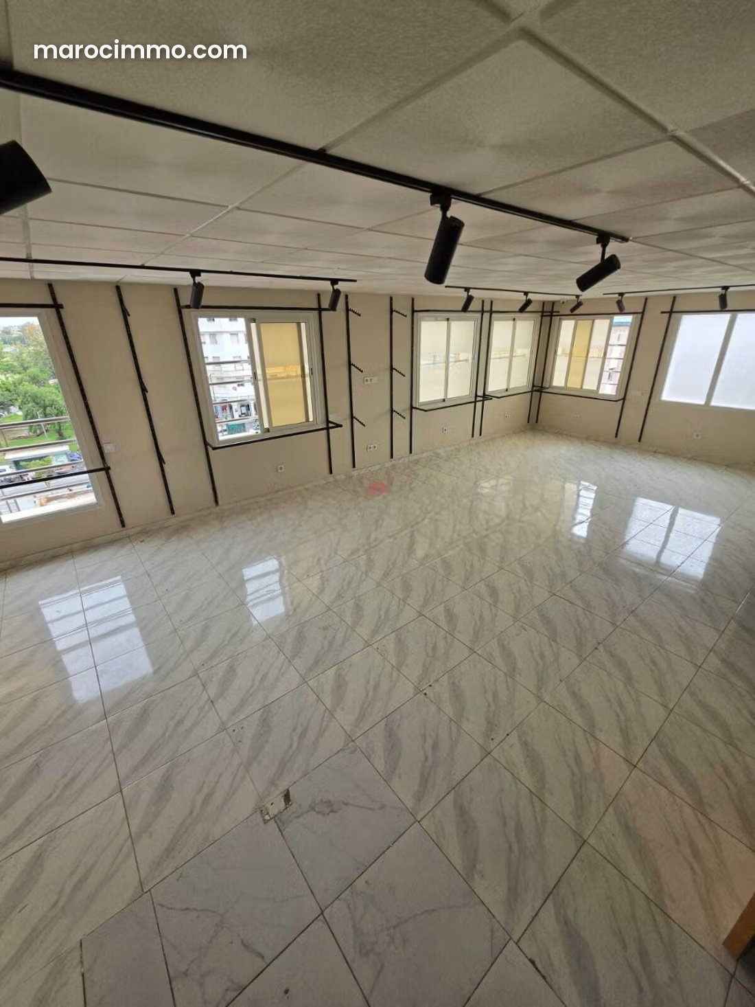 80 sqm office for rent in Oulfa, Casablanca, with elevator — Casablanca