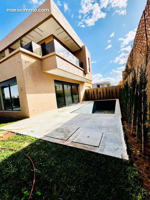 3-Faced Villa for Sale on Akenza Residence — 2