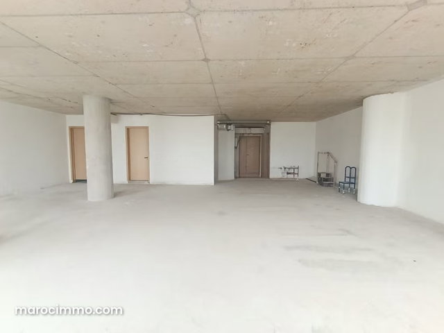 Plateau bureau neuf de 160m2 à la location – CFC — 3