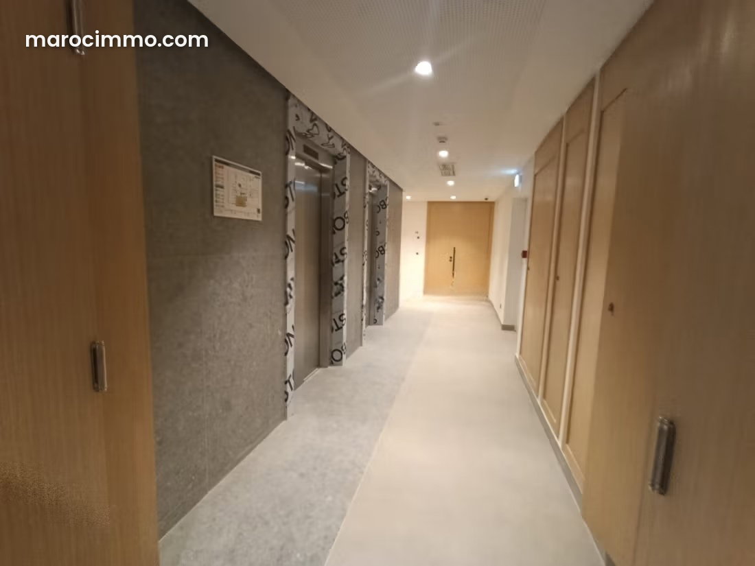 Bureau 160 m² à louer, Casablanca Finance City, immeuble neuf — Casablanca