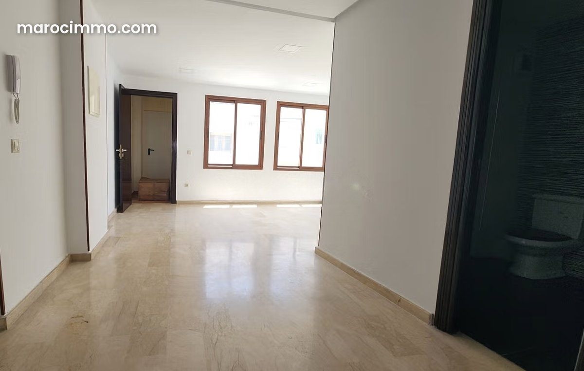 Bureau 3 pièces 75m2 4ème étage Maarif
