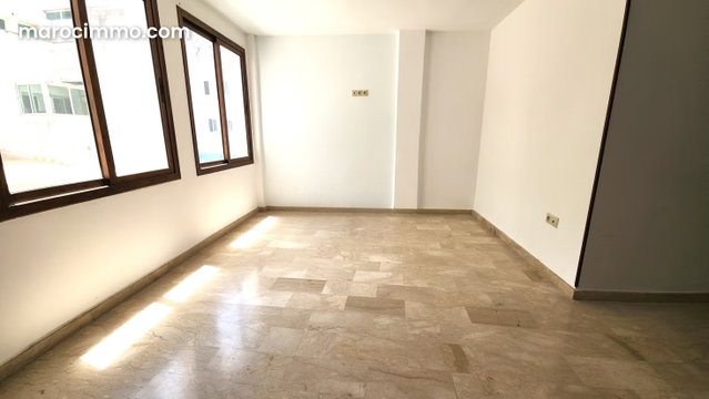 Bureau 3 pièces 75m2 4ème étage Maarif — 2
