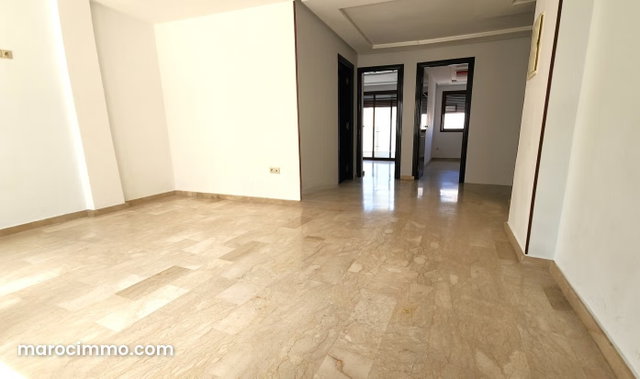 Bureau 3 pièces 75m2 4ème étage Maarif — 4
