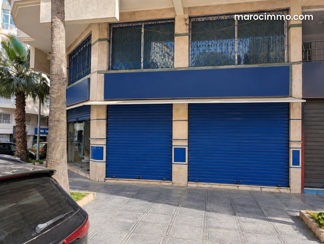 Local commercial en angle – forte visibilité — 3
