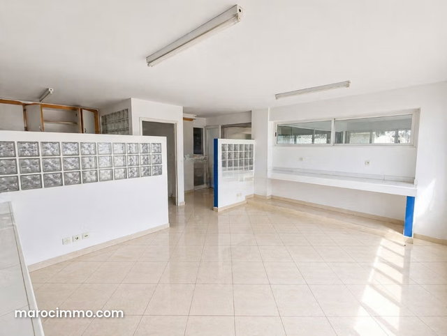Local commercial en angle – forte visibilité — 5